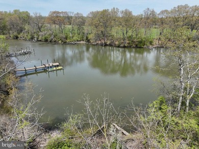 (private lake, pond, coastal) Home For Sale in Galesville Maryland