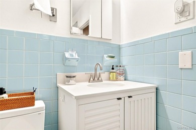 Nestled on a quiet cul-de-sac in Mamaroneck's sought-after - photo 23