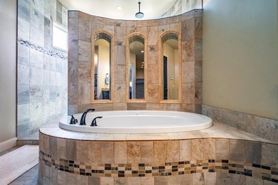 Exceptional luxury estate located in the prestigious gated - photo 26