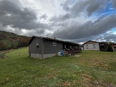 Exceptional investment property offering two homes, a barn, and - photo 11