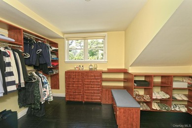 Welcome to 4 Hampton Court, where exceptional layout, property - photo 23