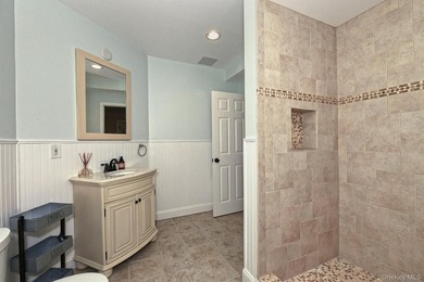 Welcome to 4 Hampton Court, where exceptional layout, property - photo 34