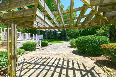 Welcome to 4 Hampton Court, where exceptional layout, property - photo 36