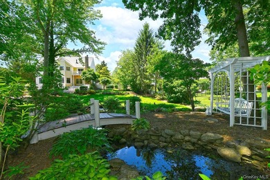 Welcome to 4 Hampton Court, where exceptional layout, property - photo 39