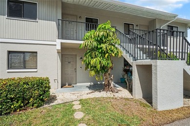 Welcome to your new home in Cape Coral! This cozy condo offers - photo 2