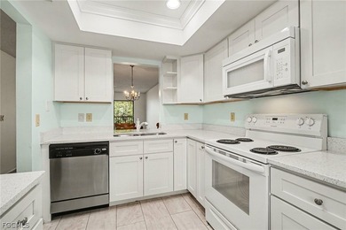 Welcome to your new home in Cape Coral! This cozy condo offers - photo 5