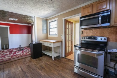 Welcome to 1841 Jasper Street, a charming single-family home - photo 6
