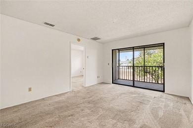 Welcome to your new home in Cape Coral! This cozy condo offers - photo 9