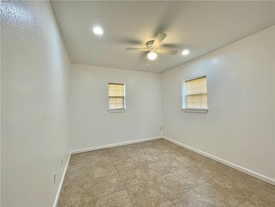 Flour Bluff District presents an impressive three-bedroom - photo 13