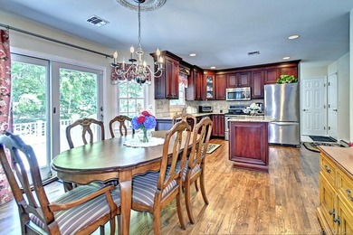 Elegant and Immaculate 4 Bedroom, 2 1/2 Bath Victorian Style - photo 13