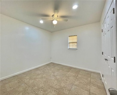 Flour Bluff District presents an impressive three-bedroom - photo 15
