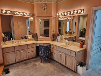 Stunning golf course home located in the highly sought-after The - photo 18