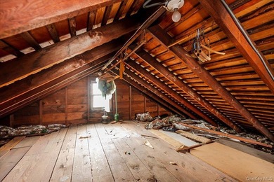 Welcome to this Charming Colonial in the heart of Bellmore. This - photo 18
