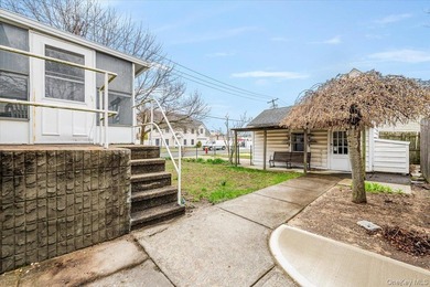 Welcome to this Charming Colonial in the heart of Bellmore. This - photo 19