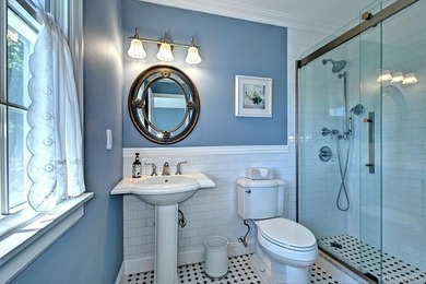 Elegant and Immaculate 4 Bedroom, 2 1/2 Bath Victorian Style - photo 23