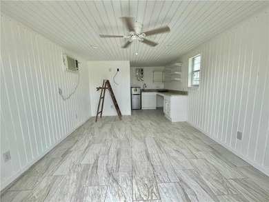 Flour Bluff District presents an impressive three-bedroom - photo 25