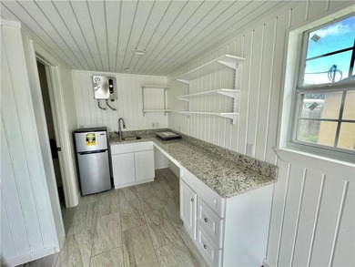 Flour Bluff District presents an impressive three-bedroom - photo 26