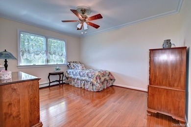 Elegant and Immaculate 4 Bedroom, 2 1/2 Bath Victorian Style - photo 26