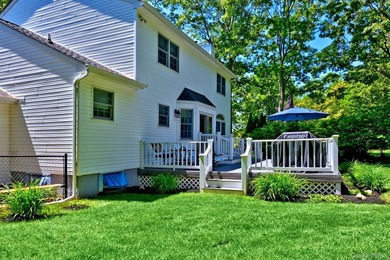 Elegant and Immaculate 4 Bedroom, 2 1/2 Bath Victorian Style - photo 31
