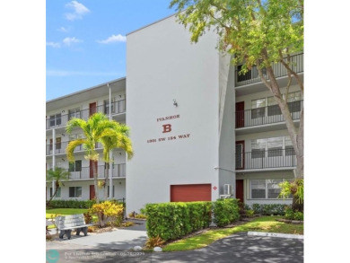 Lake Condo For Sale in Hollywood, Florida