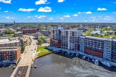 Lake Condo For Sale in Milwaukee, Wisconsin