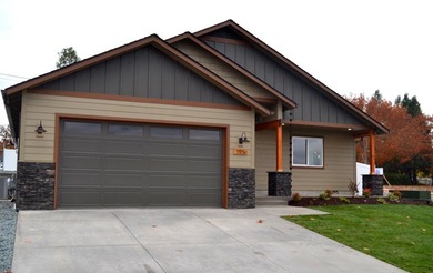 Rogue River Home For Sale in Grants Pass Oregon