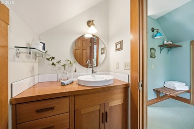 Sauvie Island move-in ready waterfront chalet. Situated on 1.79 - photo 31