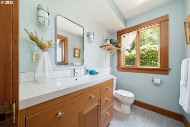 Sauvie Island move-in ready waterfront chalet. Situated on 1.79 - photo 35
