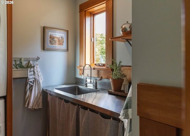 Sauvie Island move-in ready waterfront chalet. Situated on 1.79 - photo 39