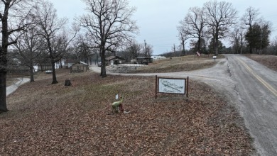 Welcome to the Chit Chat Chaw Resort! - Lake Commercial For Sale in Mountain Home, Arkansas