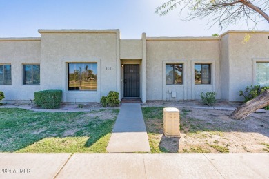 Lake Townhome/Townhouse Sale Pending in Scottsdale, Arizona