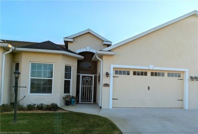 Lake Townhome/Townhouse For Sale in Sebring, Florida