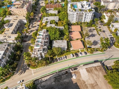 Income-producing 4-unit STR multifamily with prime redevelopment - photo 13