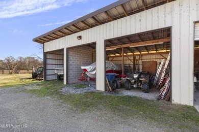 Welcome to Fullington Farms, an 85.4-acre turn-key estate in - photo 15