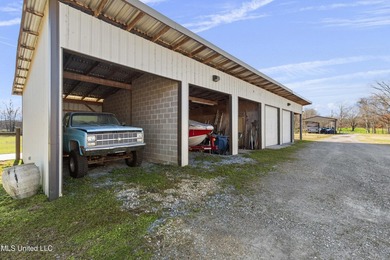 Welcome to Fullington Farms, an 85.4-acre turn-key estate in - photo 16