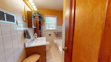 Discover your dream home! This move in ready 2-bedroom property - photo 17