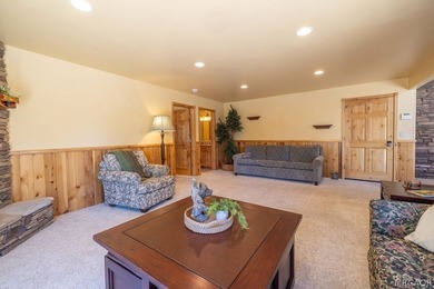 Light & Bright Meadowbrook Estates Log Cabin Style Retreat! - photo 18