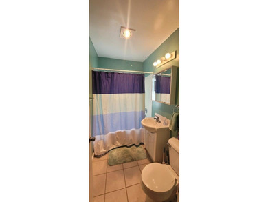 Amazing opportunity to build equity in this three bed one bath - photo 6