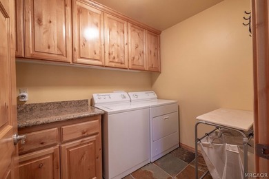 Light & Bright Meadowbrook Estates Log Cabin Style Retreat! - photo 33