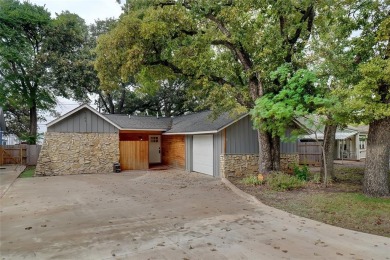 Lake Worth Home For Sale in Fort Worth Texas