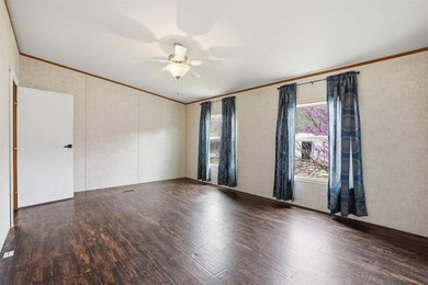 Welcome to relaxed lakeside living with beautiful Lake Graham - photo 11