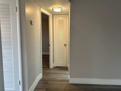 PRICED TO SELL! RENOVATED 2 BED/2 BATH CONDO IN SUNRISE LAKES - photo 14