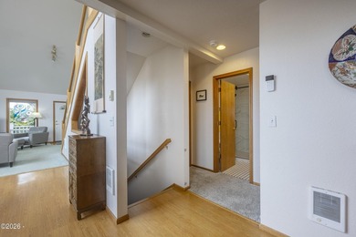 Beautifully maintained Oregon Coast home has just become - photo 16