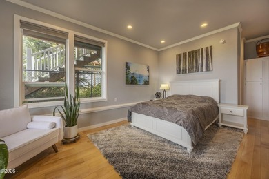 Beautifully maintained Oregon Coast home has just become - photo 17