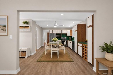 Welcome to this beautifully maintained home nestled in the heart - photo 17