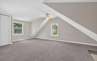 Welcome to this beautifully maintained home nestled in the heart - photo 22