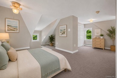 Welcome to this beautifully maintained home nestled in the heart - photo 23