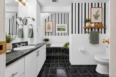 Welcome to this beautifully maintained home nestled in the heart - photo 25