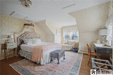 4 bedroom, 4 bath home set on a quiet street with an impressive - photo 32