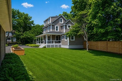 Welcome to this beautifully maintained home nestled in the heart - photo 32